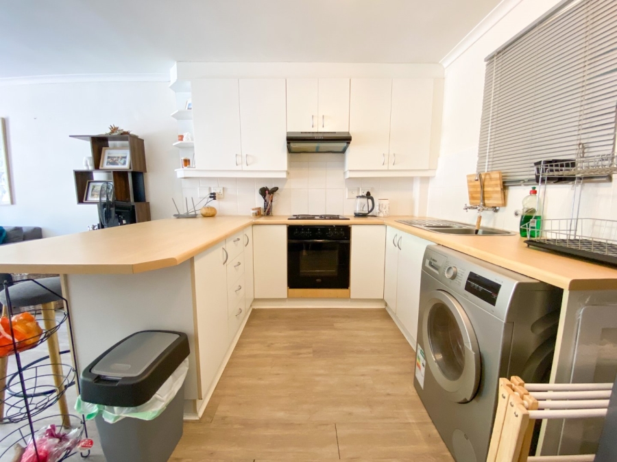 To Let 1 Bedroom Property for Rent in Oranjezicht Western Cape